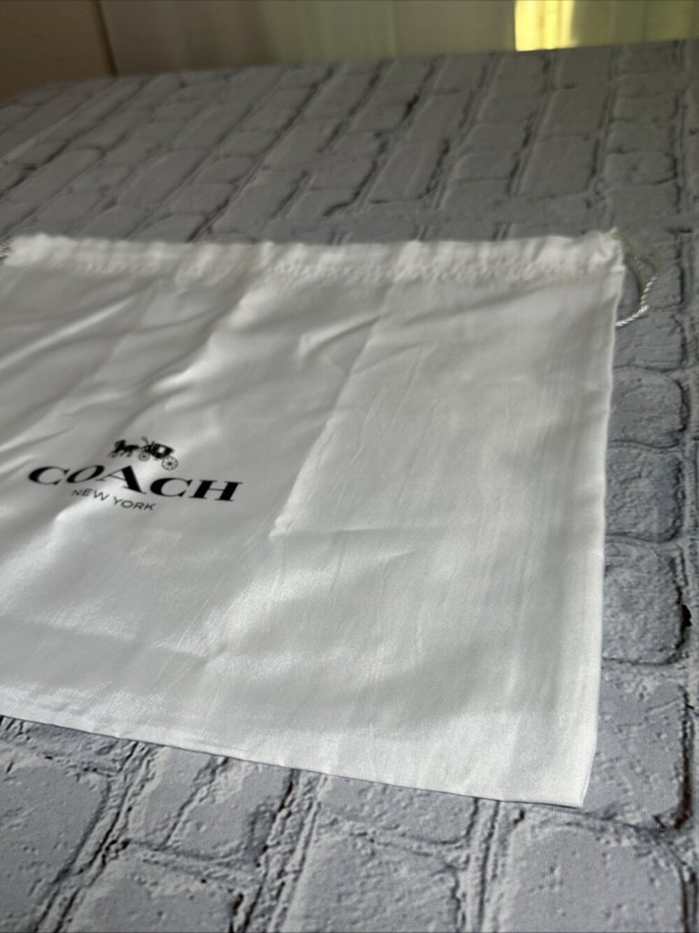 Coach New York Dust Bag Satin White Drawstring Storage Stagecoach Logo 16X13 - Picture 3 of 7